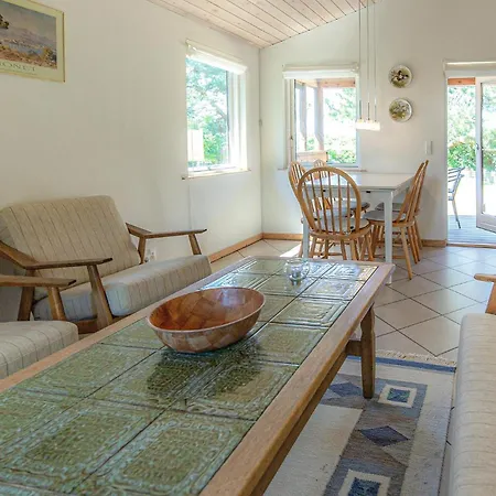 Schönes Haus Mit 2 Schlafzimmern In Ferienhaus